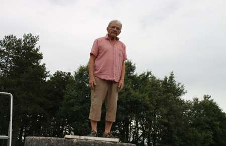 Photo ads/2465000/2465173/a2465173.jpg : A vos pieds Madame