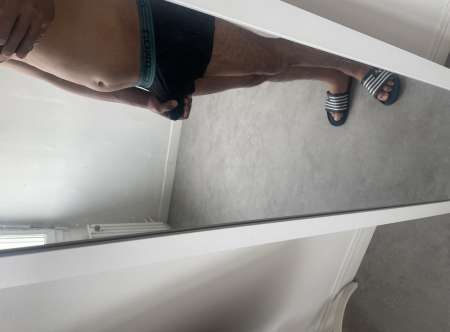 Photo ads/2466000/2466246/a2466246.jpg : Homme disponible pour femme ou couple