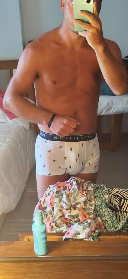 Photo ads/2471000/2471236/a2471236.jpg : Jeune homme cherche jeune femme plan cul