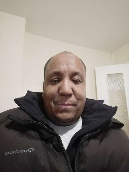 Photo ads/2471000/2471940/a2471940.jpg : cherche femme