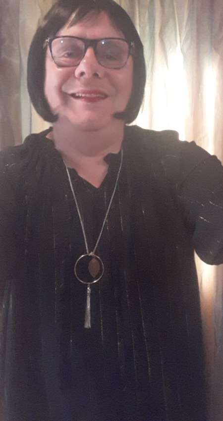 Photo ads/2476000/2476286/a2476286.jpg : Travesti recherche emploi