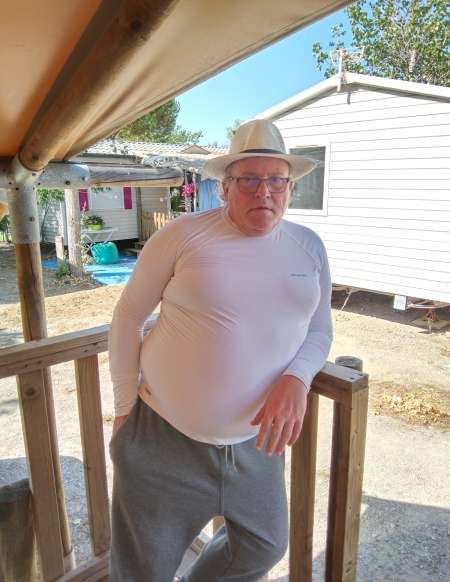 Photo ads/2481000/2481044/a2481044.jpg : Cherche mec actif entreprenant