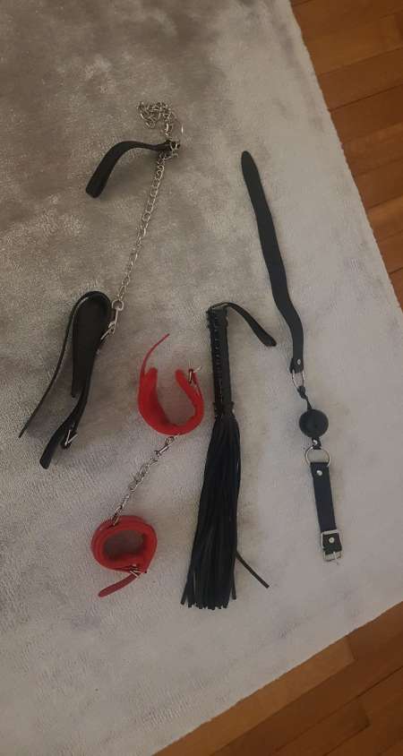 Photo ads/2483000/2483190/a2483190.jpg : Jh Cherche dominatrice / enculeuse