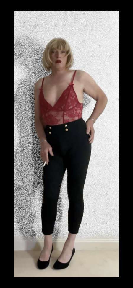 Photo ads/2485000/2485905/a2485905.jpg : TRAV mure sexy recherche mâles sur Bordeaux libour