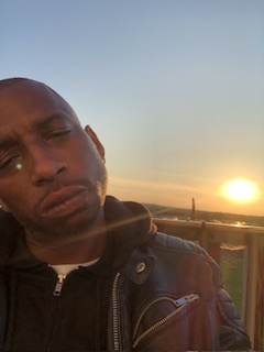 Photo ads/2486000/2486330/a2486330.jpg : Homme black pour femme seule