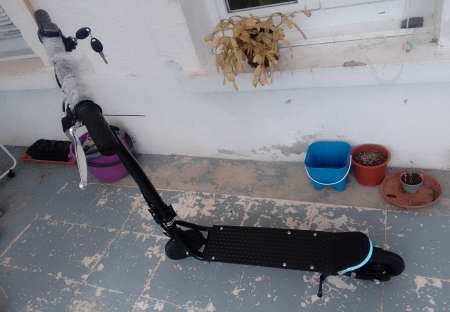 Photo ads/2486000/2486902/a2486902.jpg : Trotinette électrique