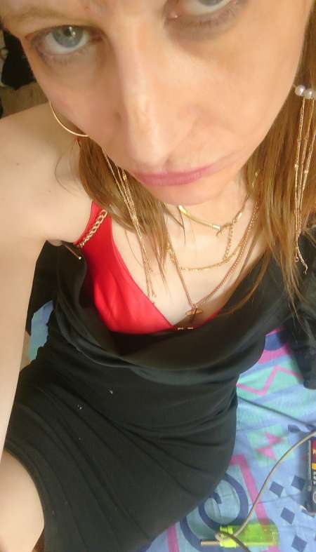 Photo ads/2487000/2487515/a2487515.jpg : Louise femme cougar carvin