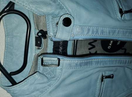 Photo ads/2487000/2487759/a2487759.jpg : veste en cuir de couleur bleue pour femme neuve -