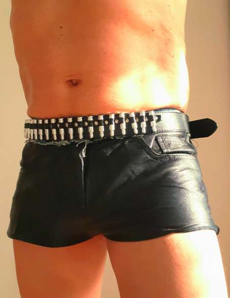 Short en cuir