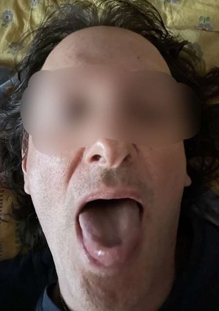 Photo ads/2490000/2490772/a2490772.jpg : Bon lécheur soumis offre cunnilingus