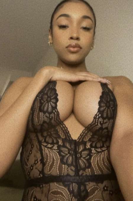 Photo ads/2501000/2501504/a2501504.jpg :  Belle femme jovial cubana