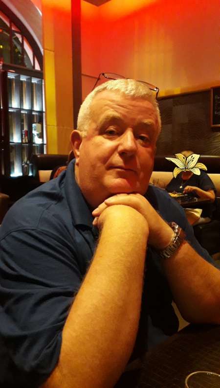 Photo ads/2505000/2505198/a2505198.jpg : H 64ans ch masseuse naturiste