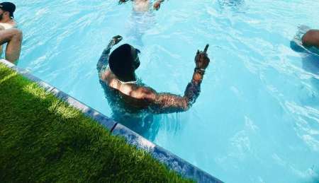 Photo ads/2505000/2505742/a2505742.jpg : A vous mes Dames