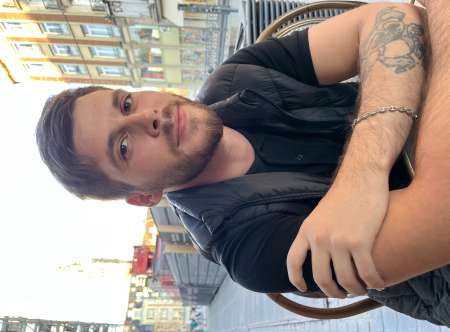 Photo ads/2505000/2505790/a2505790.jpg : Gigolo disponible facilement