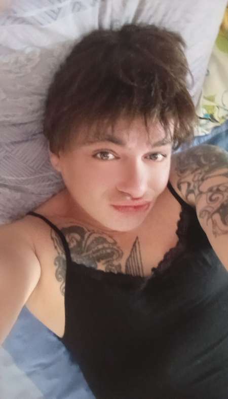 Photo ads/2508000/2508096/a2508096.jpg : Erika trav pour homme mûr