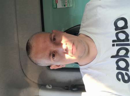 Photo ads/2508000/2508100/a2508100.jpg : Cherche fille 18 ans ou +