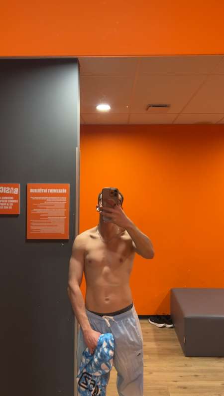 Photo ads/2508000/2508173/a2508173.jpg : plan cul régulier sur Lyon