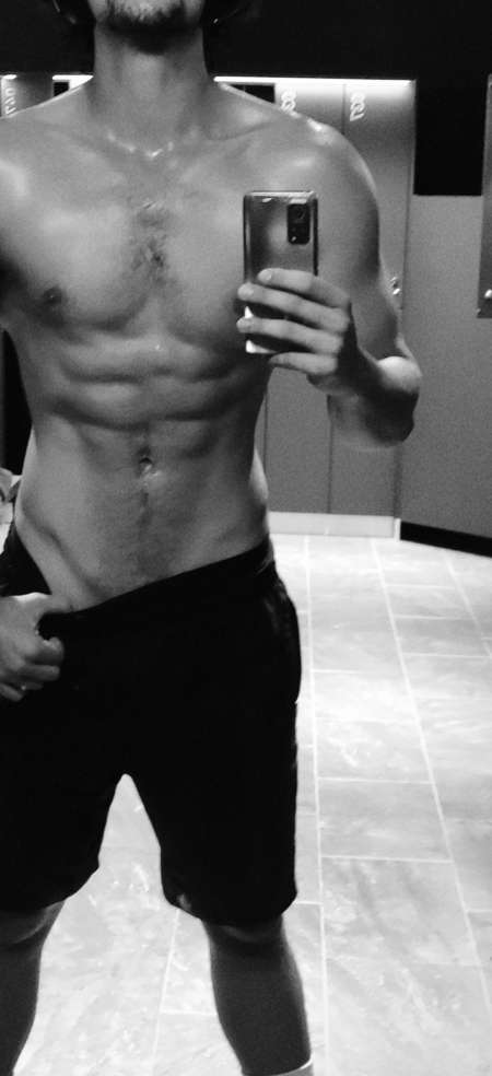 Photo ads/2508000/2508844/a2508844.jpg : Escort boy homme en Room service pour femmes