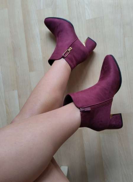 Photo ads/2511000/2511078/a2511078.jpg : Lisa fetichisme des pieds à Dijon