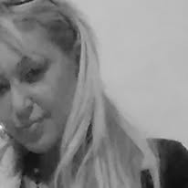 Photo ads/2514000/2514429/a2514429.jpg : jeune femme recherche tous types d'emploi mars.