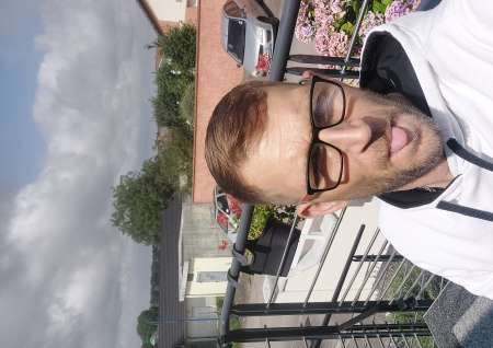 Photo ads/2514000/2514638/a2514638.jpg : Recherche femme qui aime les cuni et AnnuLingus