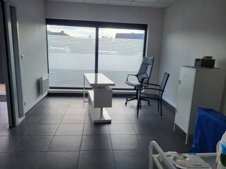 Photo ads/2515000/2515635/a2515635.jpg : Très beau Local en super état