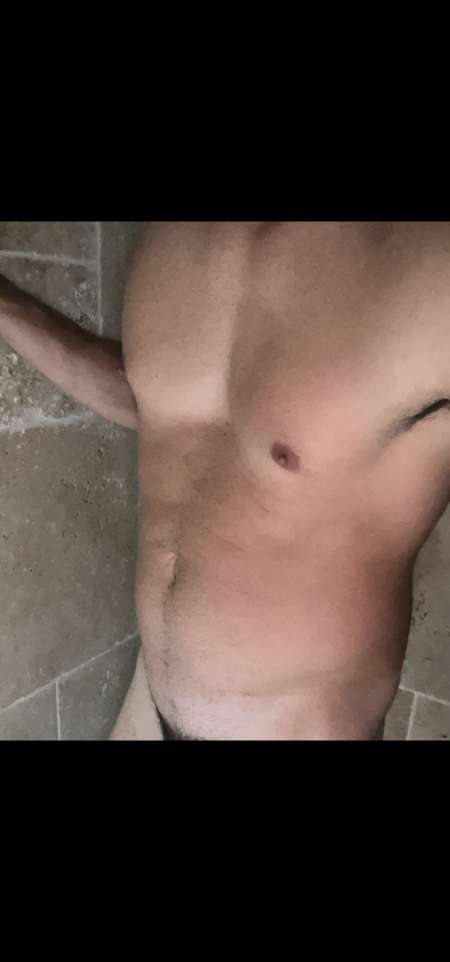 Photo ads/2517000/2517728/a2517728.png : Homme entretenu pour escorting