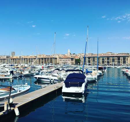 Photo ads/2519000/2519000/a2519000.jpg : Serviteur à tout faire pour femme de caractère