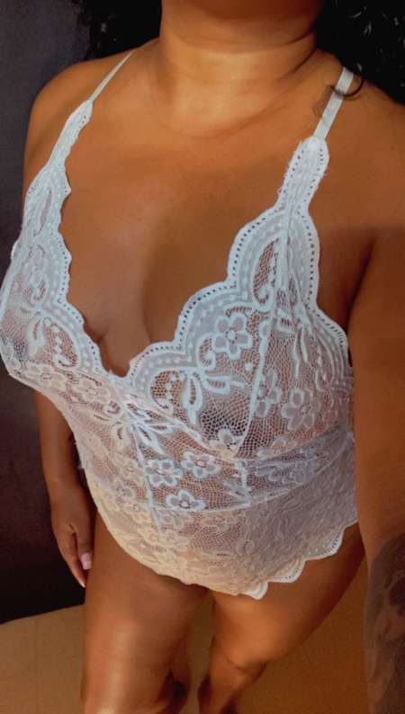 Photo ads/2522000/2522056/a2522056.jpg : Esmeralda Massage Tantrique / Salon Hibiscus