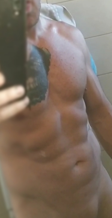 Photo ads/2524000/2524996/a2524996.jpg : Brun yeux verts entretenu