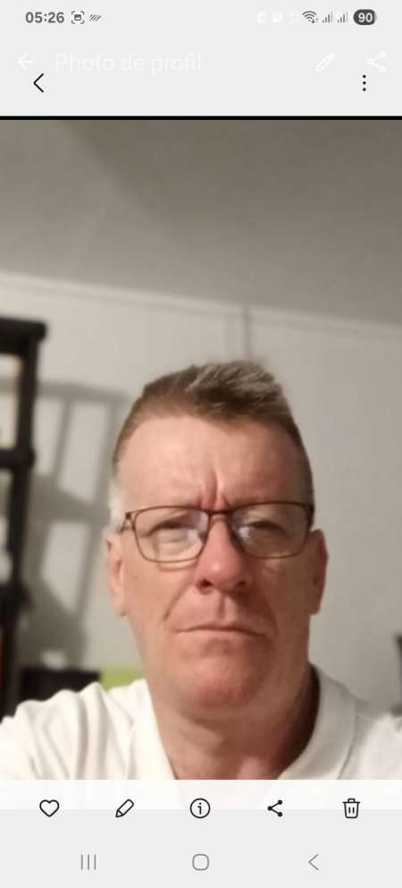 Photo ads/2525000/2525464/a2525464.jpg : Cherche une femme cool