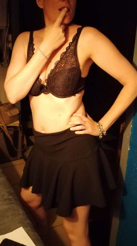 Photo ads/2534000/2534580/a2534580.jpg : belle quadra très coquine