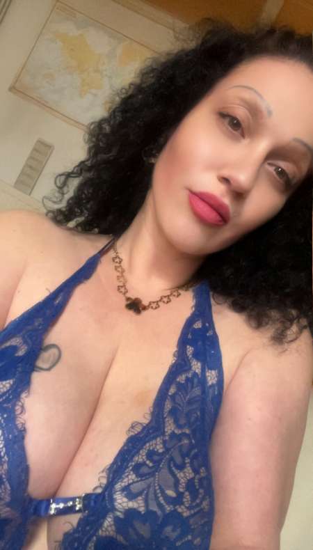 Photo ads/2537000/2537973/a2537973.jpg : Carla très coquine et sans taboux