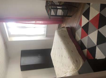 Photo ads/2538000/2538770/a2538770.jpg : Loue chambre chez l'habitant gay