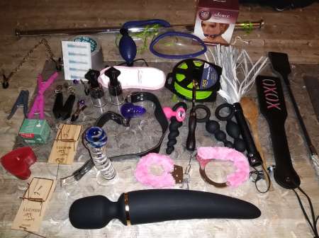 Photo ads/2543000/2543493/a2543493.jpg : Maitre Claude cherche soumise