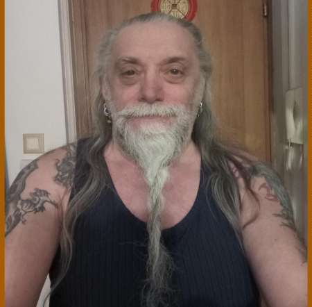 Photo ads/2544000/2544856/a2544856.jpg : Recherche personne « mi-apprentie mi-soumise »