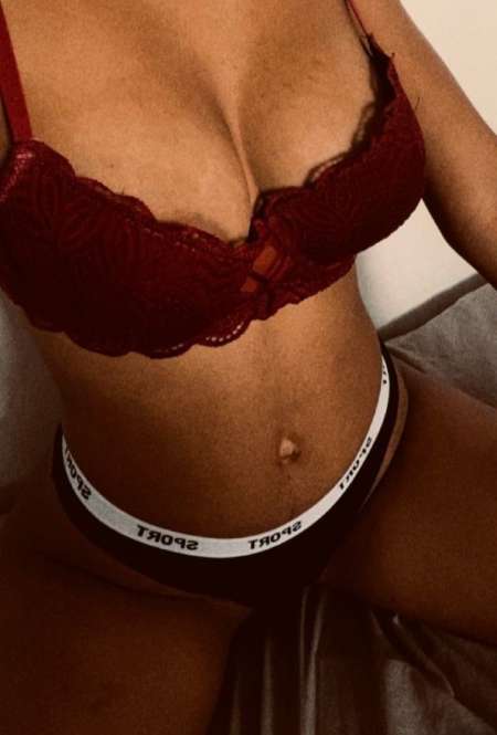 Photo ads/2550000/2550824/a2550824.jpg : Je suis la pour vous satisfaire