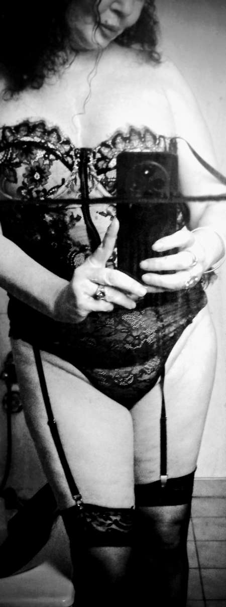 Photo ads/2552000/2552647/a2552647.jpg : femme girl , accompagné