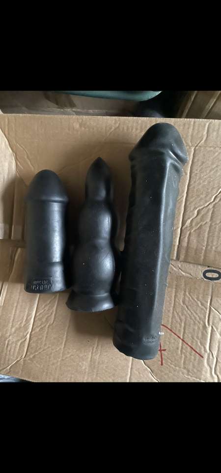 Photo ads/2555000/2555894/a2555894.png : 3 Jouets xxl pour adultes