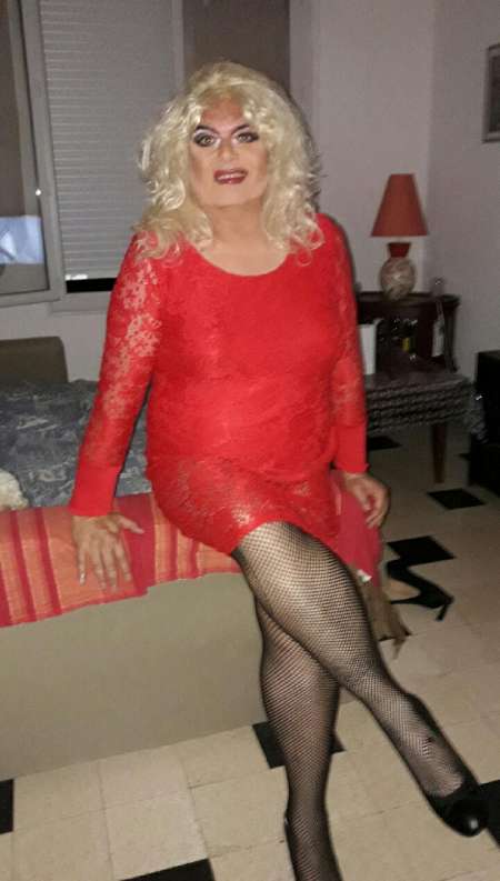 Photo ads/2556000/2556474/a2556474.jpg : cathy travesti pour detente