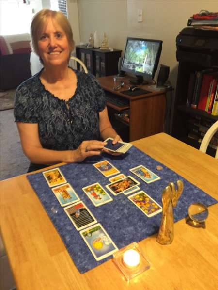 Photo ads/2556000/2556871/a2556871.jpg : Une séance de tarots