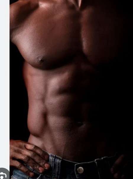 Photo ads/2557000/2557763/a2557763.jpg : L'homme noir de le port