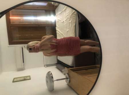 Photo ads/2560000/2560552/a2560552.jpg : Clara cherche soumis