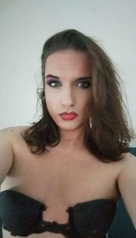 Photo ads/2569000/2569688/a2569688.jpg : très belle trav coquine pr homme cho