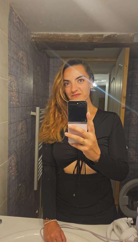 Photo ads/2571000/2571238/a2571238.jpg : Femme simple ,sensuelle