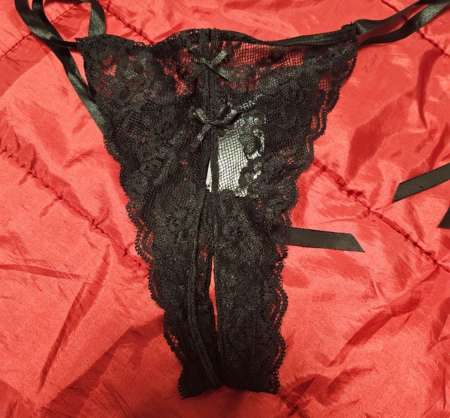 Photo ads/2571000/2571327/a2571327.jpg : Lingerie déjà portée