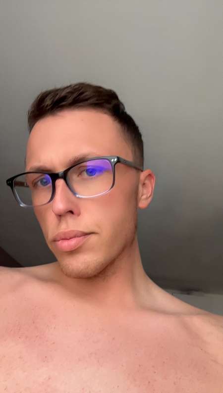 Photo ads/2571000/2571751/a2571751.jpg : Salut les gars ! y a du mec ?