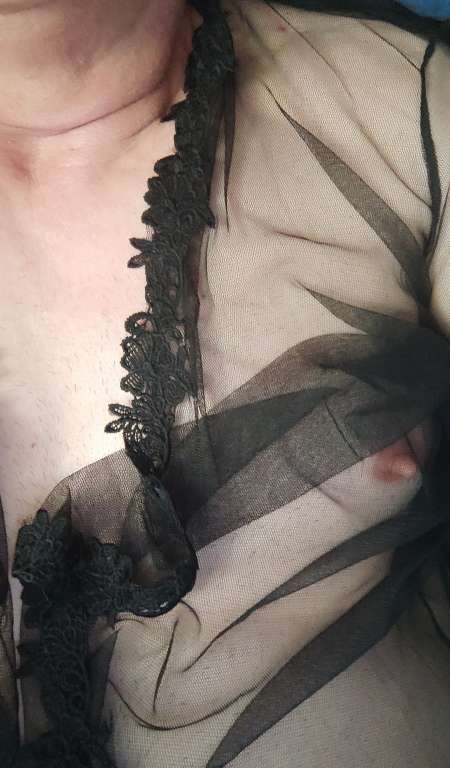 Photo ads/2574000/2574532/a2574532.jpg : Su*e en voiture vendredi ou samedi soir.