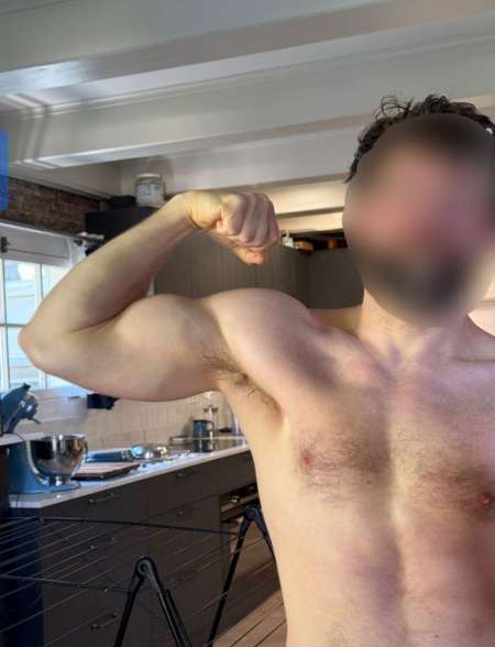 Photo ads/2574000/2574556/a2574556.jpg : Actif disponible pour une amitié profonde.