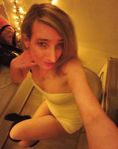 Photo ads/2576000/2576448/a2576448.jpg : Femme trans fine grande avec de très jolies courbe